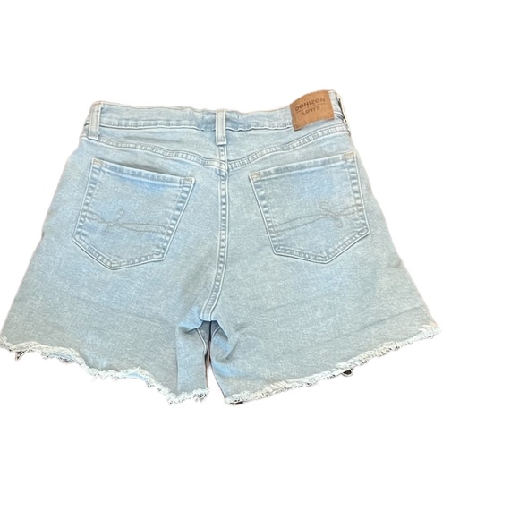 Denizen from Levi’s High Rise Vintage Fit Shorts - Picture 2 of 6